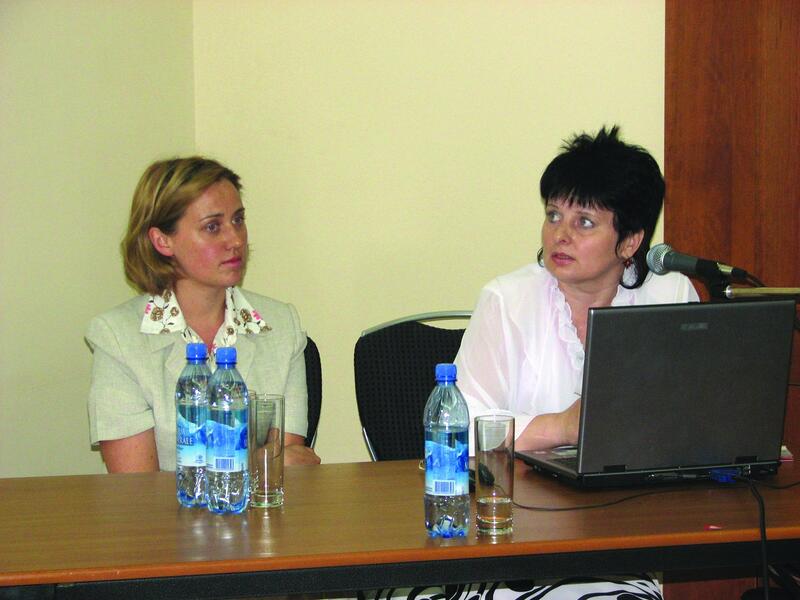 Анна Кужелева и главный специалист отдела генплана ООО «САЯНЫ» (Брянск) Светлана Шитикова