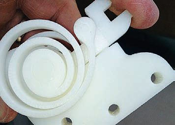 Пятнадцать из шестнадцати деталей пистолета напечатаны на 3D-принтере