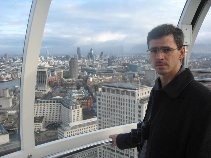 Вячеслав Сборщик в «капсуле» обзорного колеса «London Eye»